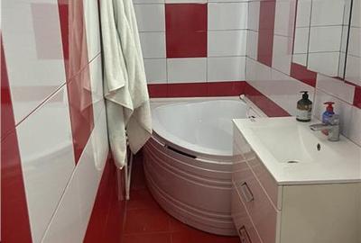 Apartament 3 camere , zona centrala Inspectoratul Scolar,  et 4 4, decomandat , - 12