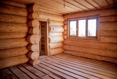 Casa din lemn rotund (Izvoru Muresului, str. Garii) - 12