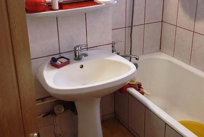 Apartament cu 2 camere, decomandat, cartier Micro 14, etaj 5, zonă liniștită - 12