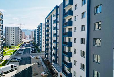 Apartament cu 2 camere decomandat în Tractorul