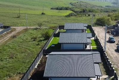 Casa cu 3 camere, 400mp, de vanzare in Miroslava-Ciurbesti. Comision 0 - 13