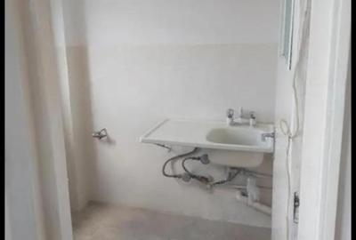 Dristot metrou/Garsoniera 27mp,bloc 1984/ 60.000euro - 5