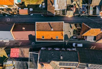 Accesibilitate si farmecul unei case cu garaj, locatie de referinta, Central, Ta - 20