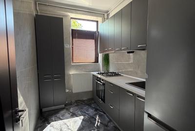 Parter de vila stradal - Calea Vitan colt cu Mihai Bravu / 2 camere - 50mp - 5