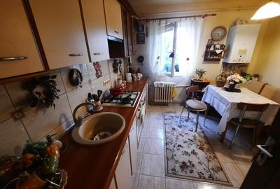 3 camere decomandat, zona Tatarasi, etaj intermediar