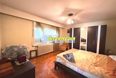 Casa 460 mp constr. D+P+1+M cu 426 mp teren CETATE Alba Iulia Lidl Curte Asfalt - 10