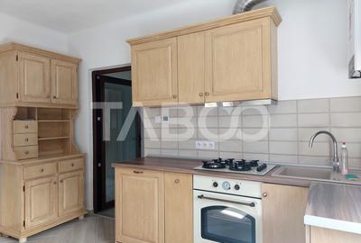 Casă cu 2 camere decomandat în Cisnădioara