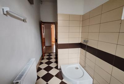 Apartament 2 camere in casa zona str. Lunga - 12