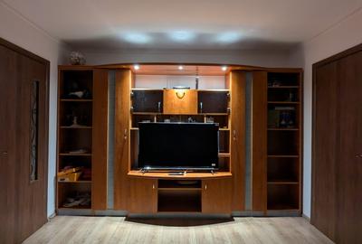 Proprietar, inchiriez apt 3 camere mobilat complet renovat in bloc termoizolat - 1