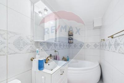 Apartament cu 4 camere de vanzare, Centrala proprie, 13 Septembrie - 11
