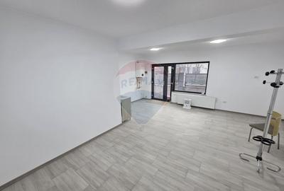 Spațiu comercial, de 40 mp, în Central