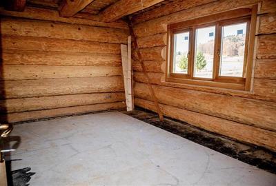 Casa din lemn rotund (Izvoru Muresului, str. Garii) - 8