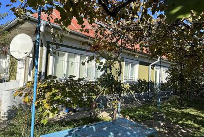 Casă / Vilă cu 3 camere de vânzare Piatra Soimului - 1