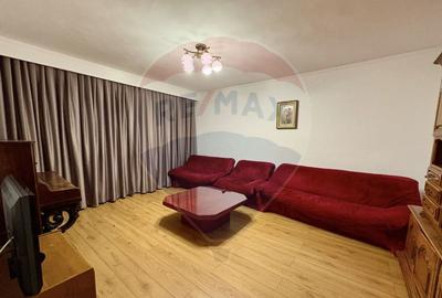 Apartament cu 3 camere de inchiriat in zona Central - 1