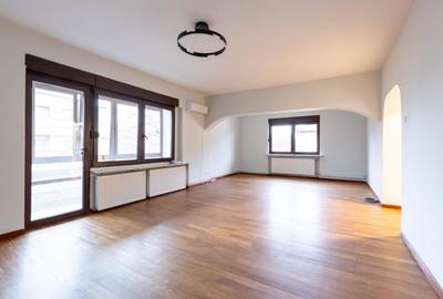 Apartament cu 4 camere decomandat, mobilat în Televiziune