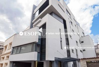 Birou, 768 mp în Romană