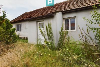 Casa cu 2 camere din caramida in Felnac