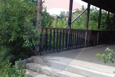 De vanzare Casă / Vilă cu 5 camere, la rosu - 8