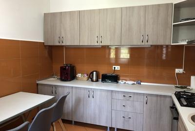 Complex-Lunei,la 5 min.de Prefectu;,10 camere,cas multifuncțional - 3