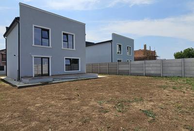 Vila/Casa individuala 5 camere/Com.Berceni - 1