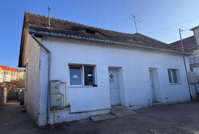 Casă individuală cu 4 camere în Piața Cluj