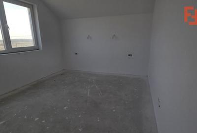 Duplex, despartit prin camera tehnica si baie cu teren 340 mp - Urseni - 8