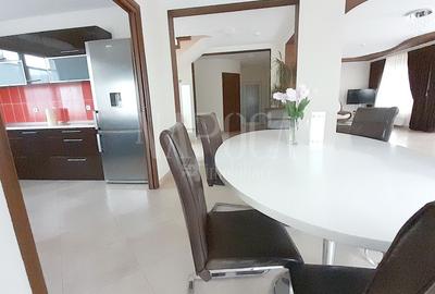 Casa 6 camere de vanzare in Beverly Hills, Sanmartin - 3