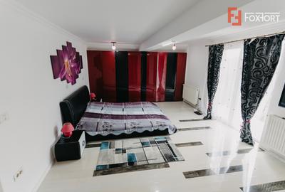 Casa individuala cu 8 camere si lac cu pesti, teren 4424 mp - Jebel - 17