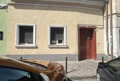 Casa 2 camere ,deschidere stradala , potential comercial ultracentral - 1
