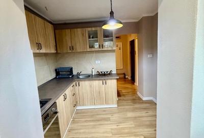 Apartament cu 3 camere decomandat, mobilat în Aradului
