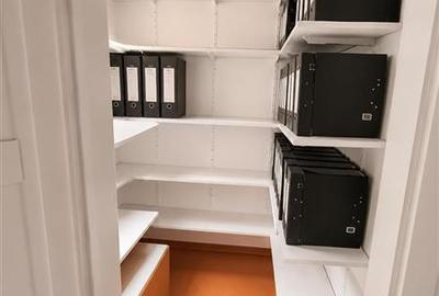 Spatiu pretabil:birouri/ cabinete/ servicii, acces stradal,curte proprie,Central - 7