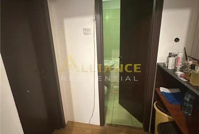 Apartament cu 3 camere decomandat în Berceni