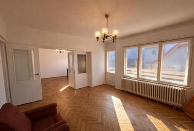 Nivel in  vila, 4 camere, cu garaj, curte proprie, Central, Brasov - 3