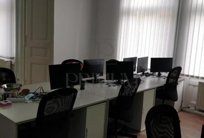 Spatiu pentru birouri -  ultracentral - zona excelenta - 220 mp - centrala propr - 7