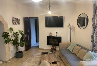 Apartament cu 3 camere circular, mobilat în Unirii
