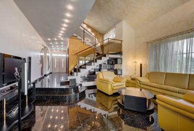 Casă individuală cu 6 camere în Corbeanca