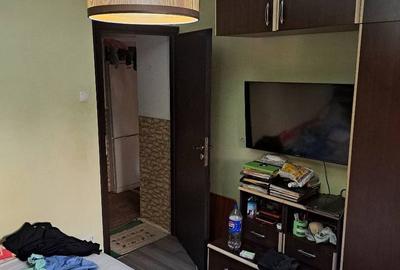 OCAZIE ! APARTAMENT 3 CAMERE BL 1982 2 GR SANITARE  TINERETULUI STRADAL  PARTER