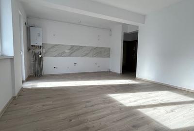 Apartament cu 3 camere semidecomandat în Florești