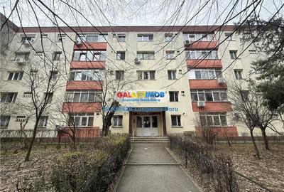 Apartament cu 4 camere semidecomandat, mobilat în Berceni