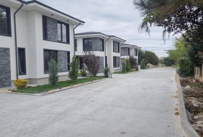 Complex rezidential cu 7 vile langa Laguna Albastra - 42