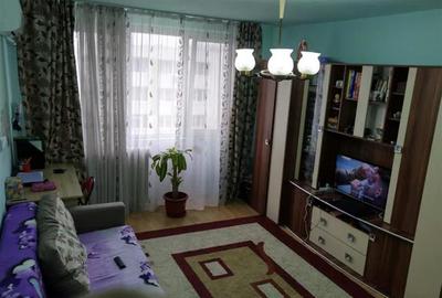 Vanzare Apartament 3 Camere Semidecomandat Spinis - 1