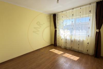 Vânzare Apartament 3 camere Etaj IV, MV1 - Str. Crinului 3 - Carei - 4
