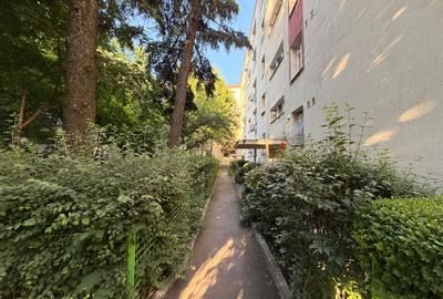 Apartament cu 3 camere în Berceni