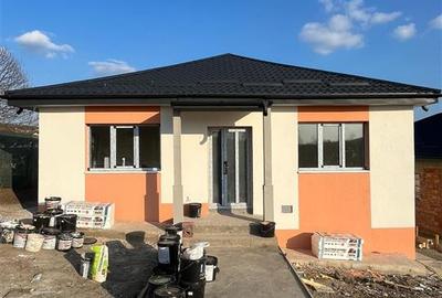 Casă individuală cu 4 camere în Tomești