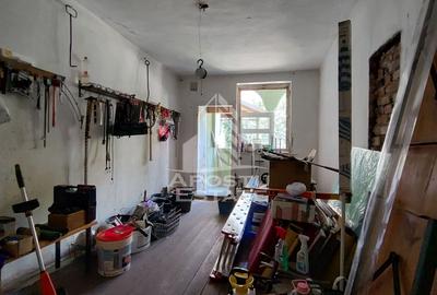 Casa la curte comuna 4 camere, zona Centrala - 19