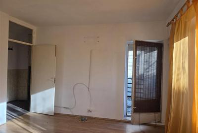 Garsoniera decomandata,etaj intermediar,Oradea,cartier Rogerius - 4