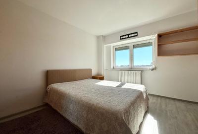 Apartament cu 3 camere semidecomandat, mobilat în Calea Călărașilor