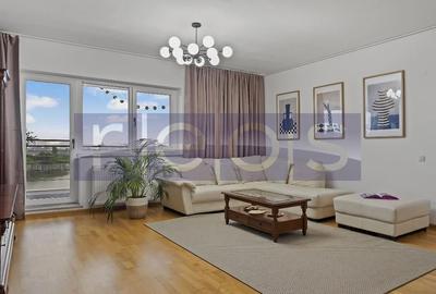 Apartament cu 3 camere decomandat în Tei