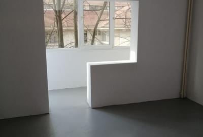 De vanzare 2 camere - etaj 2/3, central - Oras Otopeni - 3