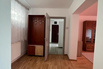 Chirie apartament 3 camere zona Autogarii 300euro mobilat utilat neg - 3